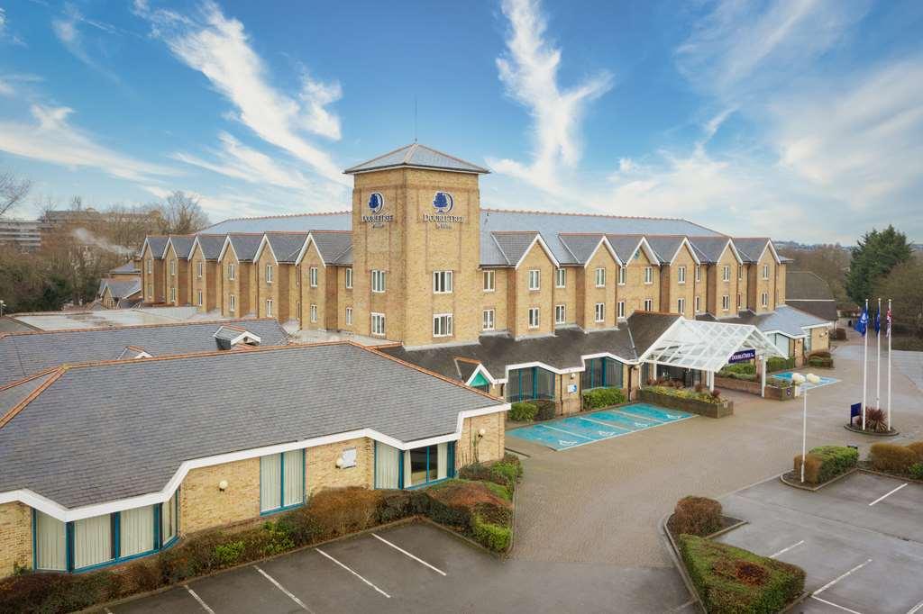 Doubletree By Hilton London Elstree Hotell Borehamwood Exteriör bild