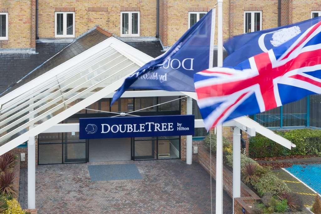 Doubletree By Hilton London Elstree Hotell Borehamwood Exteriör bild