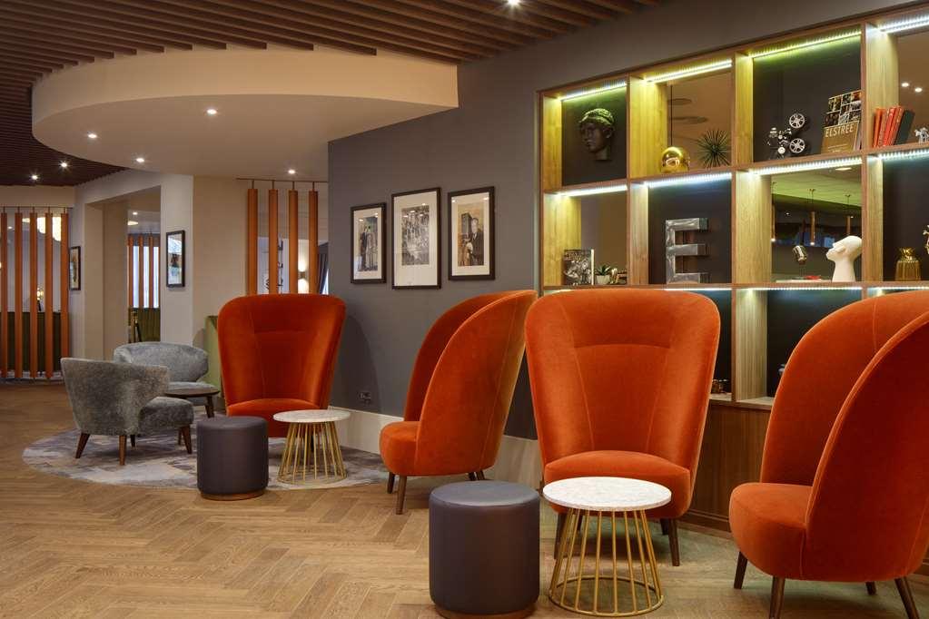 Doubletree By Hilton London Elstree Hotell Borehamwood Inreriör bild