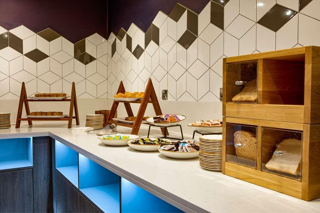 Doubletree By Hilton London Elstree Hotell Borehamwood Exteriör bild